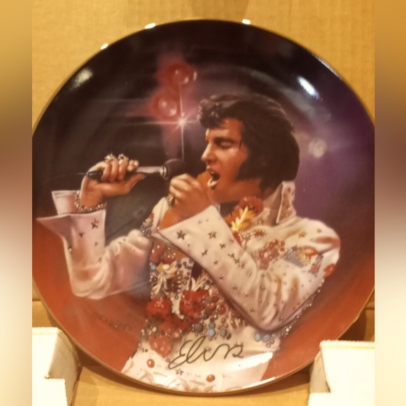 VINTAGE ELVIS PRESLEY PLATE FROM 1977 - Picture 1 of 6